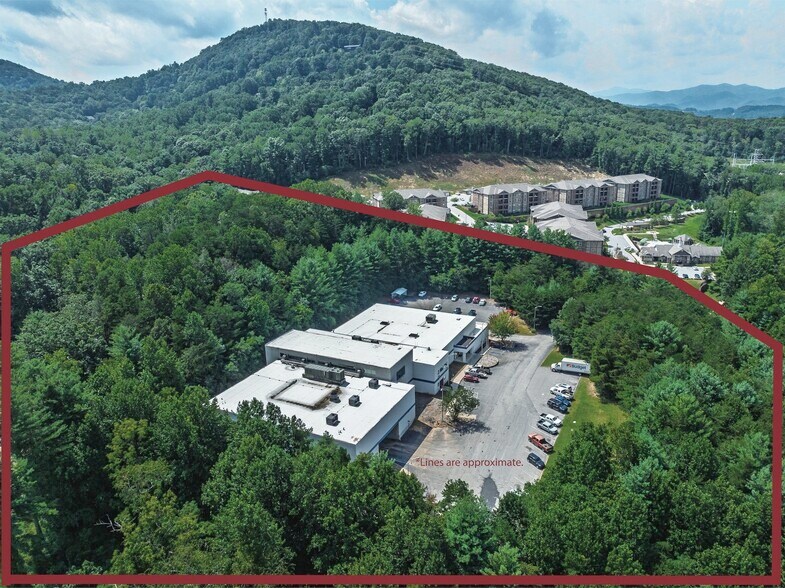 230 Sardis Rd, Asheville, NC à vendre - Photo de l’immeuble – Image 3 sur 68