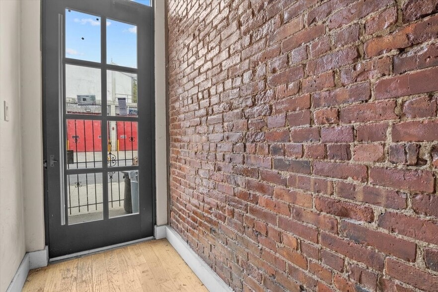 34 Rockaway Ave, Brooklyn, NY à vendre - Photo intérieure – Image 3 sur 13