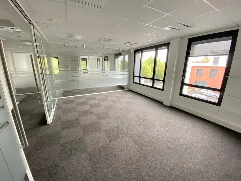 Bureau dans FOURQUEUX à louer - Photo de l’immeuble – Image 2 sur 13