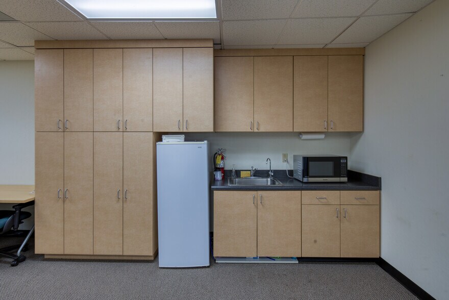 1754 Technology Dr, San Jose, CA à vendre - Photo de l’immeuble – Image 2 sur 6