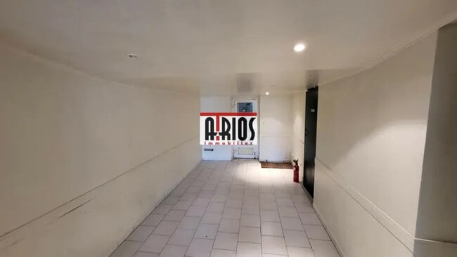 Plus de détails pour Local commercial à louer
