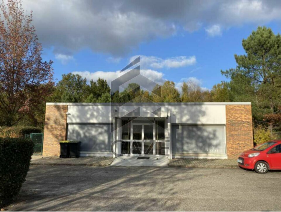 Bureau dans Saint-Jean-d'Illac à louer Photo de l’immeuble– Image 1 sur 6