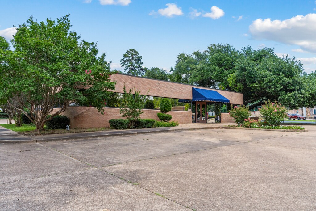 915 Judson Rd, Longview, TX à vendre Photo de l’immeuble– Image 1 sur 55