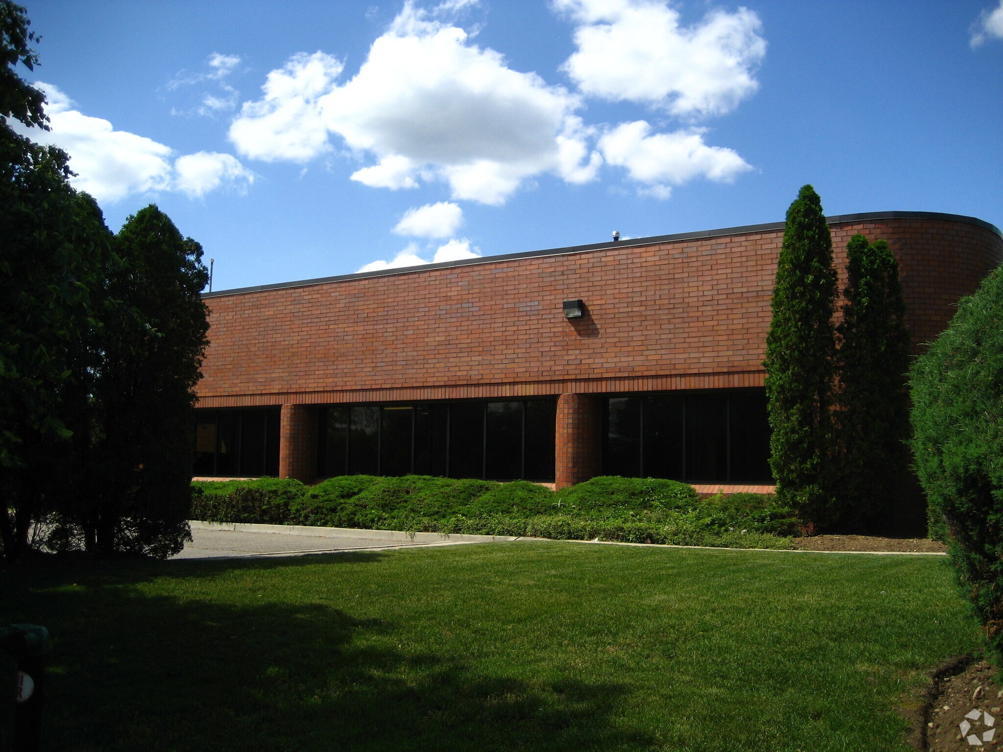 10 Executive Blvd, Farmingdale, NY à vendre Photo principale– Image 1 sur 3