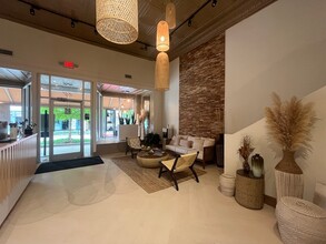 227 Main St, Fort Mill, SC à louer Hall d’entrée– Image 1 sur 8