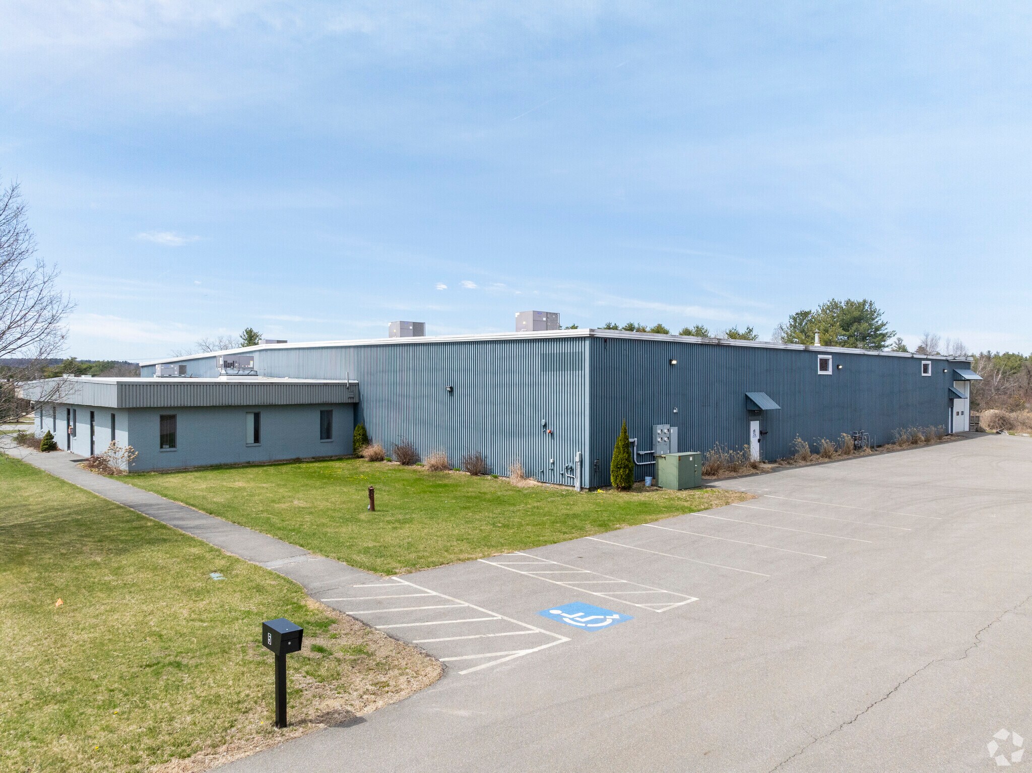 5 Executive Dr, Hudson, NH à louer Photo de l’immeuble– Image 1 sur 3