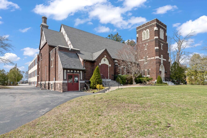 2889 Culver rd, Rochester, NY à vendre - Photo principale – Image 1 sur 34