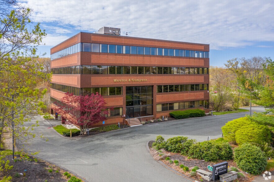 5 Centennial Dr, Peabody, MA à louer - Photo de l’immeuble – Image 1 sur 9
