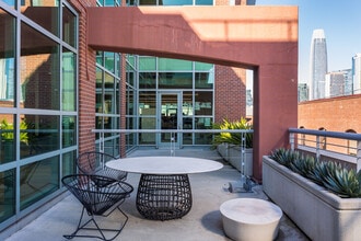 153 Townsend St, San Francisco, CA à louer Photo intérieure– Image 2 sur 3