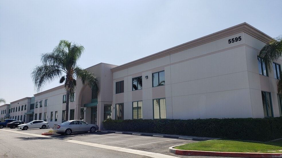5595 Daniels St, Chino, CA à vendre - Photo de l’immeuble – Image 3 sur 3