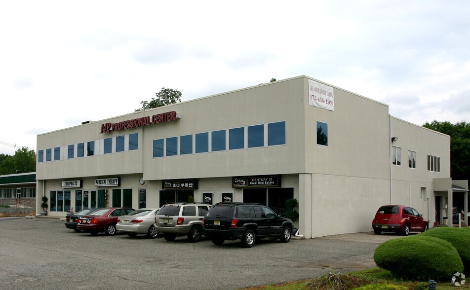 142 Rte 23 N, Pompton Plains, NJ à louer - Photo de l’immeuble – Image 2 sur 3