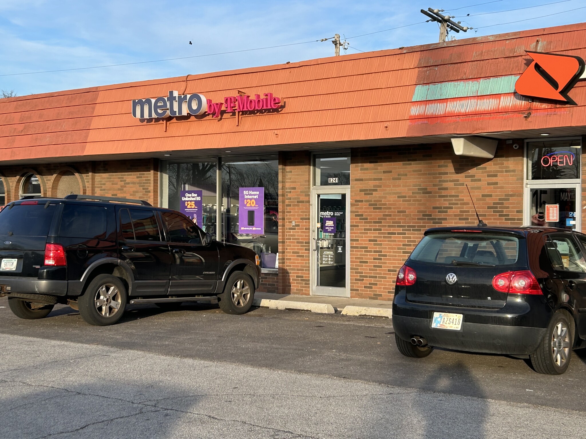 8233-8243 Kennedy Ave, Highland, IN à louer Photo intérieure– Image 1 sur 5