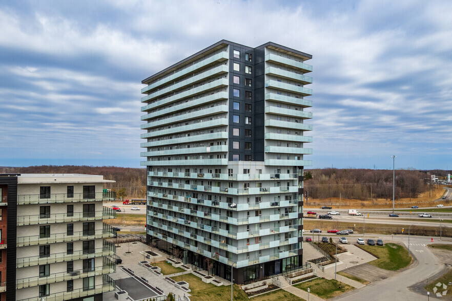 1220 Av De La Croisee, Terrebonne, QC à louer - Photo de l’immeuble – Image 2 sur 4