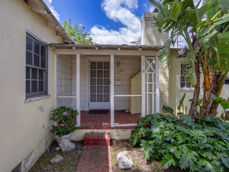 137 N Rose St, Burbank, CA à vendre - Photo de l’immeuble – Image 3 sur 52