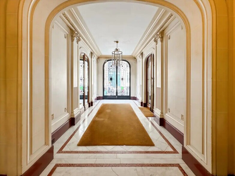 Bureau dans Paris à louer - Photo de l’immeuble – Image 3 sur 19