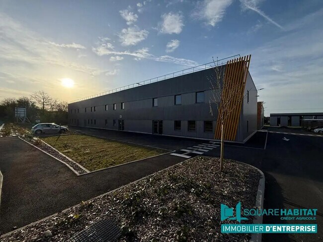 Plus de détails pour Local d’activités à vendre