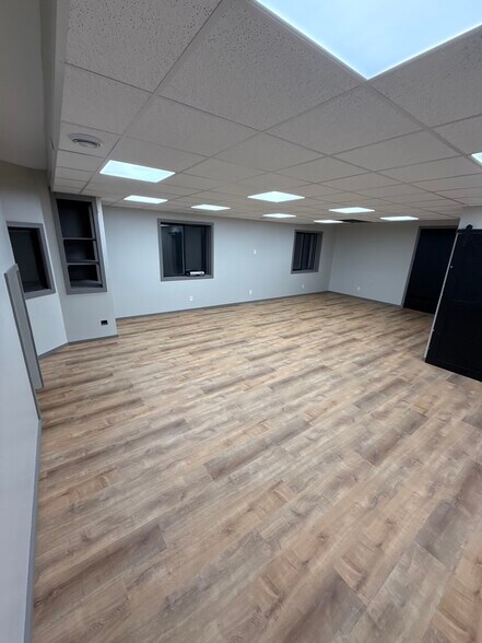 15981 Jordan Ave SE, Prior Lake, MN à louer - Photo de l’immeuble – Image 2 sur 4