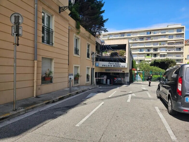 Bureau dans Nice à vendre - Photo de l’immeuble – Image 3 sur 11