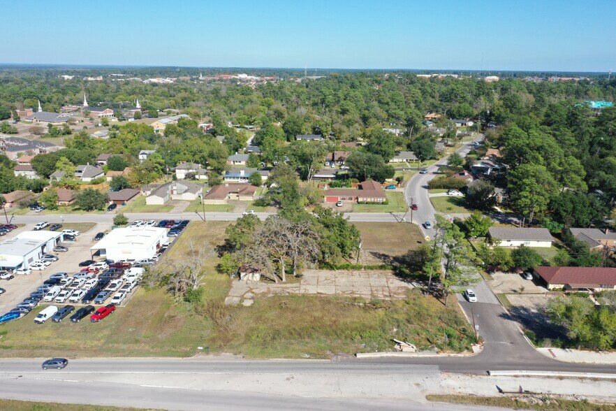 2120 Normal Park Dr, Huntsville, TX à louer - Photo principale – Image 3 sur 13