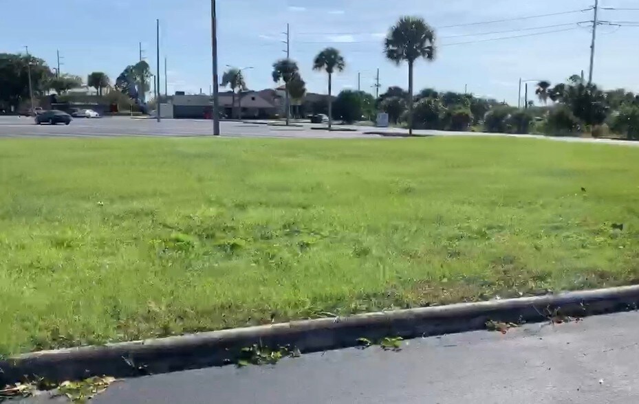 2421 Enterprise Rd, Orange City, FL à vendre - Photo de l’immeuble – Image 3 sur 6