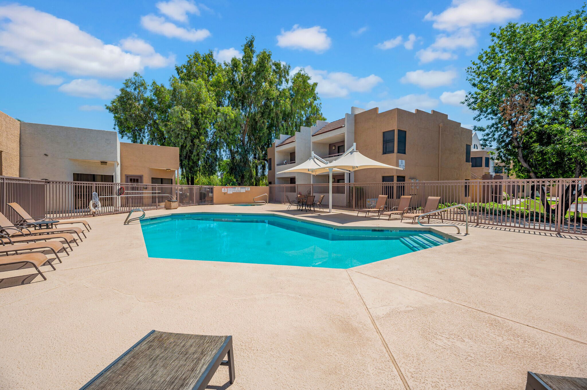 1249 E Spence Ave, Tempe, AZ à vendre Photo de l’immeuble– Image 1 sur 6