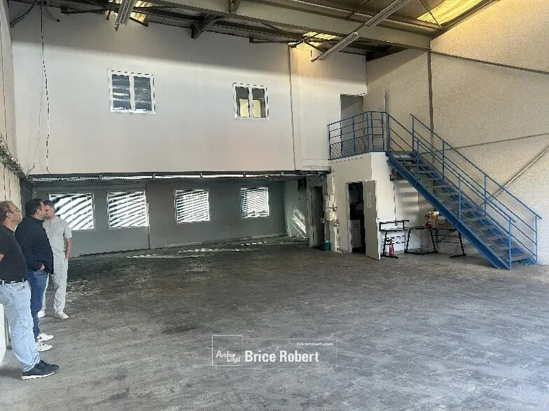 Local d’activités dans Brignais à louer - Photo intérieure – Image 3 sur 6
