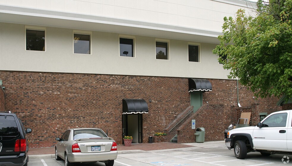 5029 Falls of Neuse Rd, Raleigh, NC à louer - Photo de l’immeuble – Image 3 sur 19