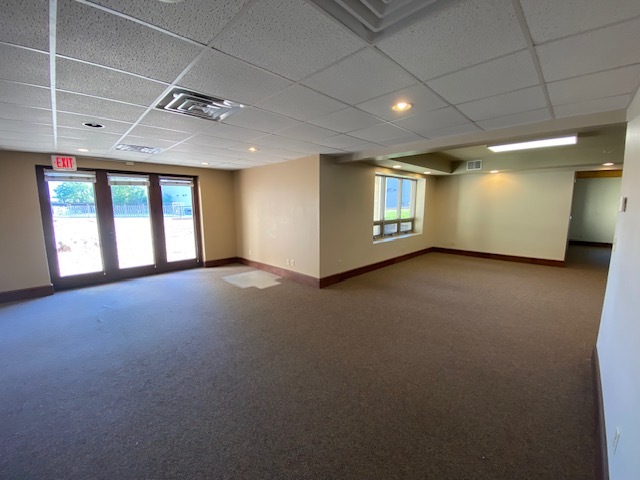 145 N Commercial St, Neenah, WI à louer - Photo de l’immeuble – Image 3 sur 6