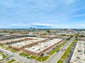 295-341 Rue Benjamin-Hudon, Montréal, QC - Vue aérienne  vue de carte - Image1