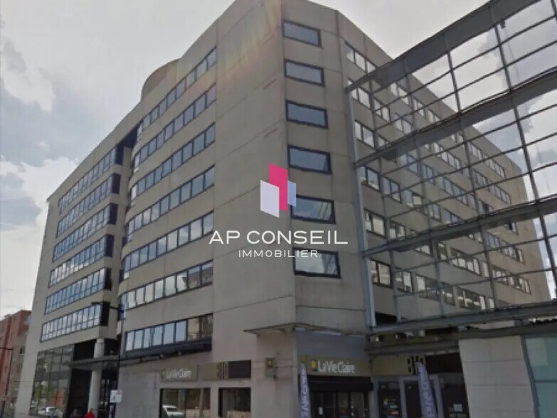 Bureau dans Montigny-le-Bretonneux à louer - Photo de l’immeuble – Image 1 sur 6