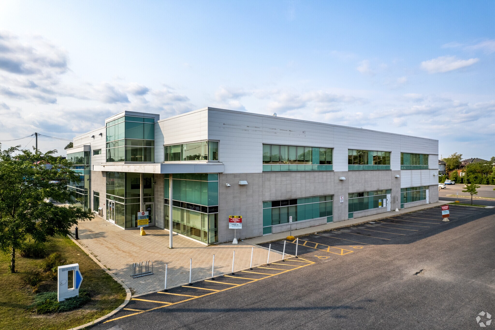 4025 Boul Taschereau, Longueuil, QC à louer Photo principale– Image 1 sur 5