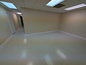4065 Powhatan Rd, Clayton, NC à louer Photo intérieure– Image 2 sur 6