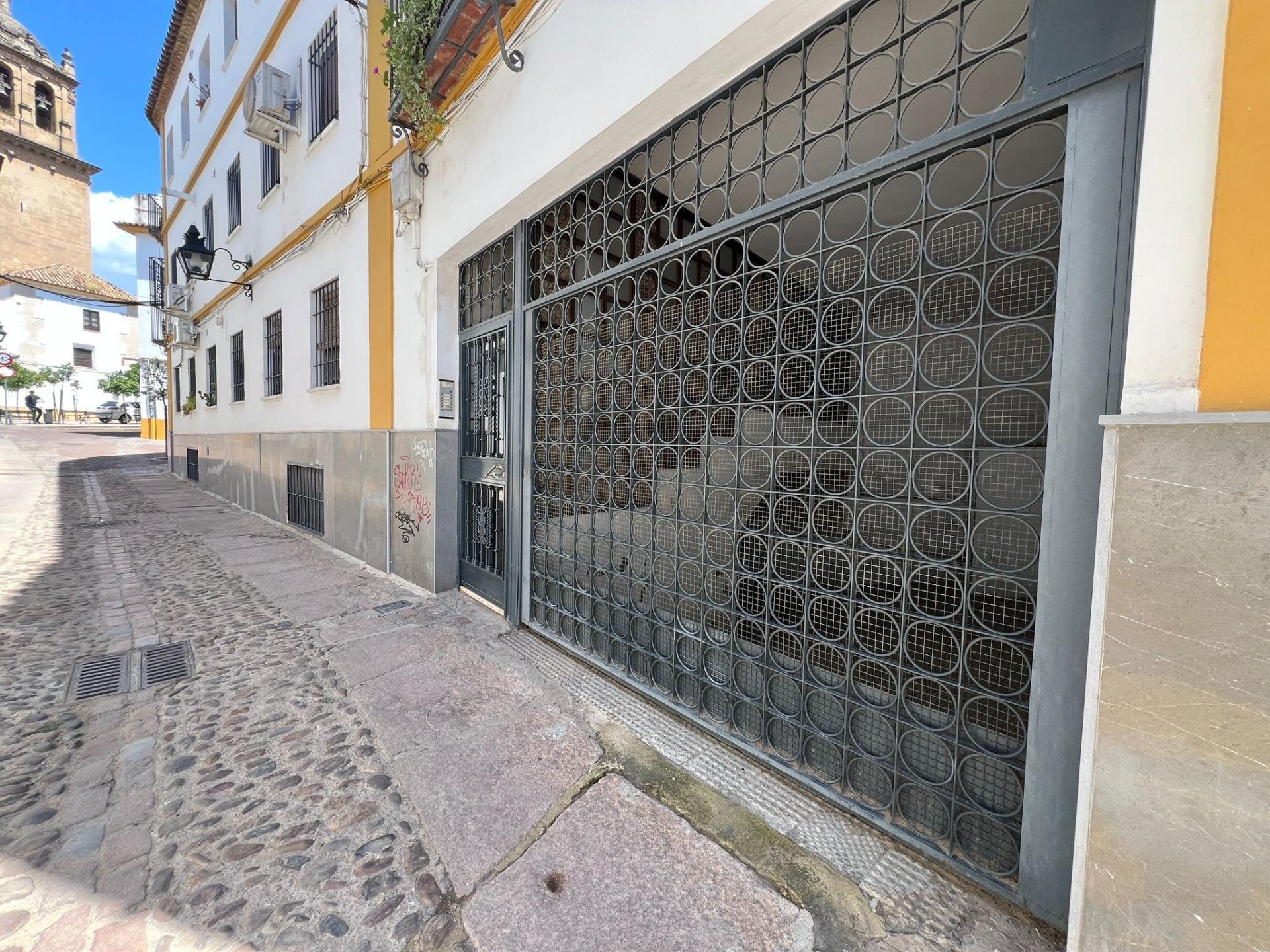 Local commercial dans Córdoba à vendre Photo de l’immeuble– Image 1 sur 14