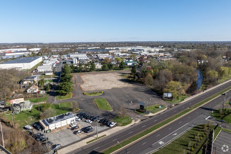 6201 Bristol Pike, Levittown, PA à louer - Aérien – Image 3 sur 9
