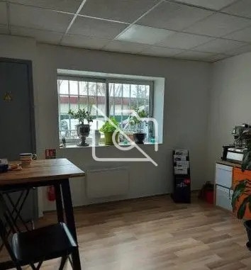 Bureau dans Lisses à louer - Photo intérieure – Image 2 sur 3