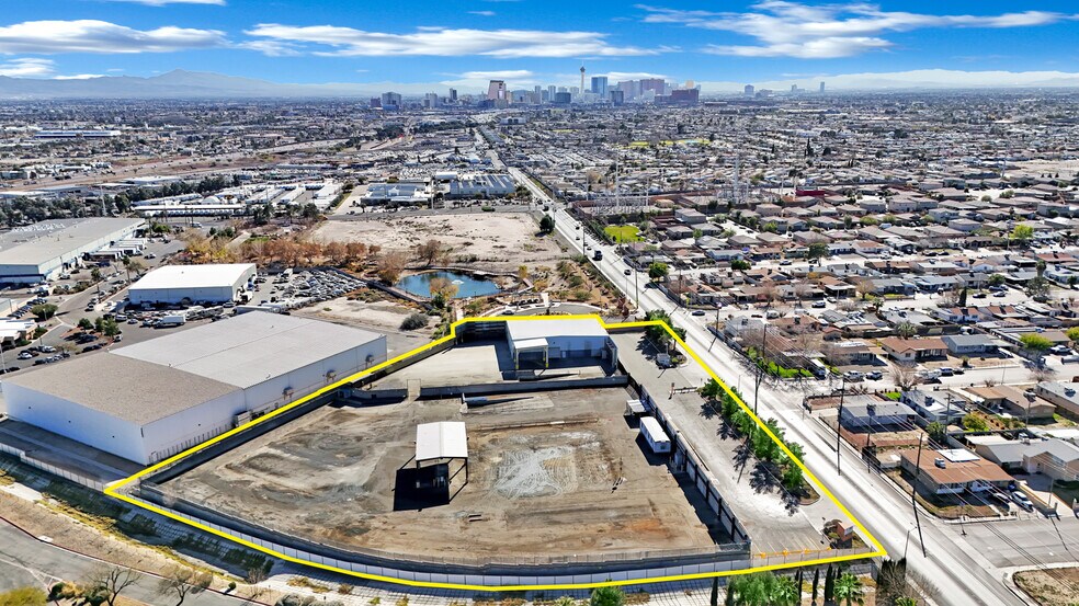 2580 N Commerce St, North Las Vegas, NV à louer - Photo de l’immeuble – Image 3 sur 7
