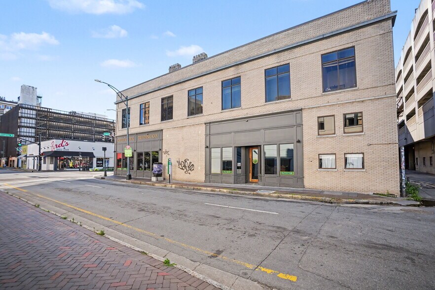 101 E Broughton St, Savannah, GA à louer - Photo de l’immeuble – Image 3 sur 28