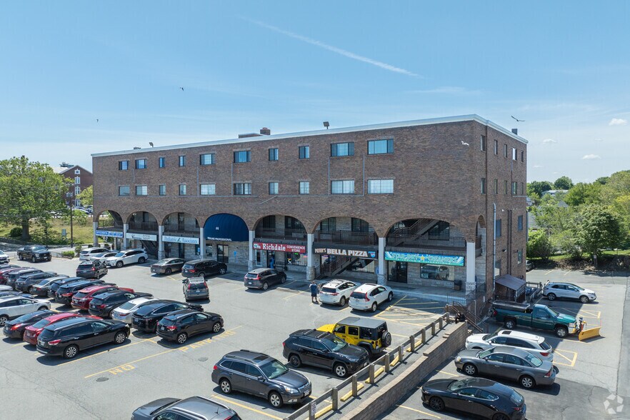 84 Highland Ave, Salem, MA à louer - Photo principale – Image 3 sur 12