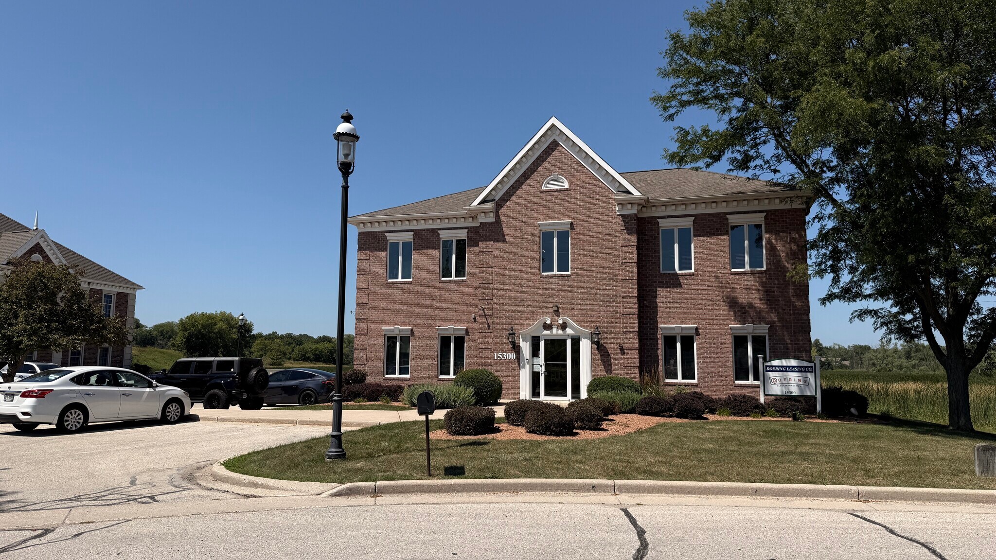 15300 W Capitol Dr, Brookfield, WI à vendre Photo de l’immeuble– Image 1 sur 7