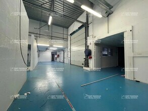 Local d’activités dans Ivry-sur-Seine à louer Photo intérieure– Image 2 sur 4