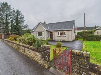 Plus de détails pour 2-6 Crosshouse Rd, Kilmaurs - Spécialisé à vendre