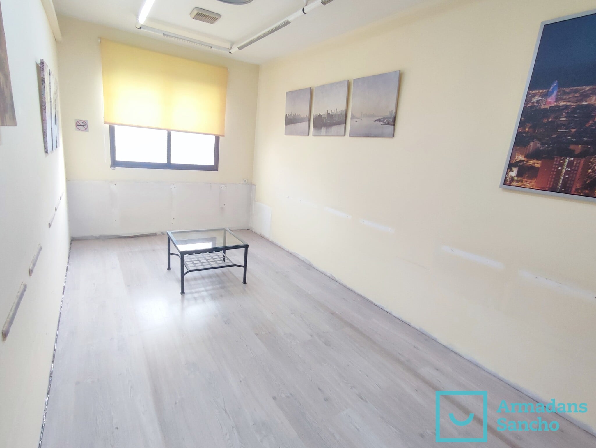 Local commercial dans L'Hospitalet de Llobregat, Barcelona à louer Photo intérieure– Image 1 sur 13