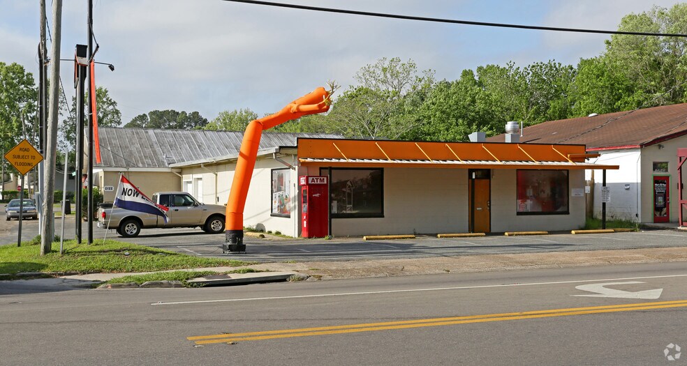 Eppes Redevelopment portefeuille de 4 biens à vendre sur LoopNet.fr - Photo principale – Image 1 sur 11