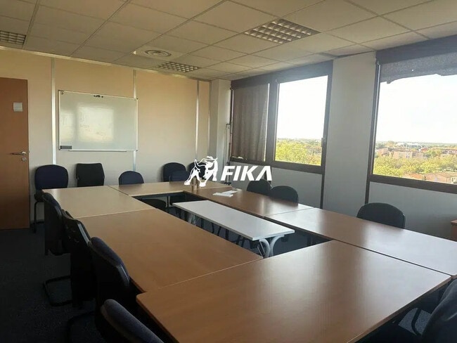 Plus de détails pour Bureau à louer