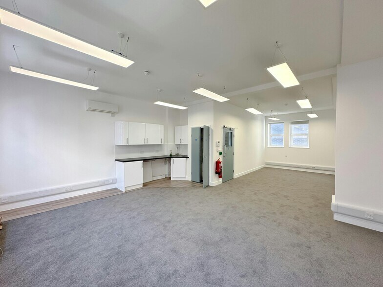 33 Southampton St, Londres à louer - Photo de l’immeuble – Image 2 sur 8