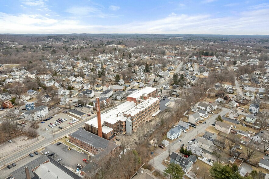 81 Apsley St, Hudson, MA à vendre - Photo de l’immeuble – Image 2 sur 11