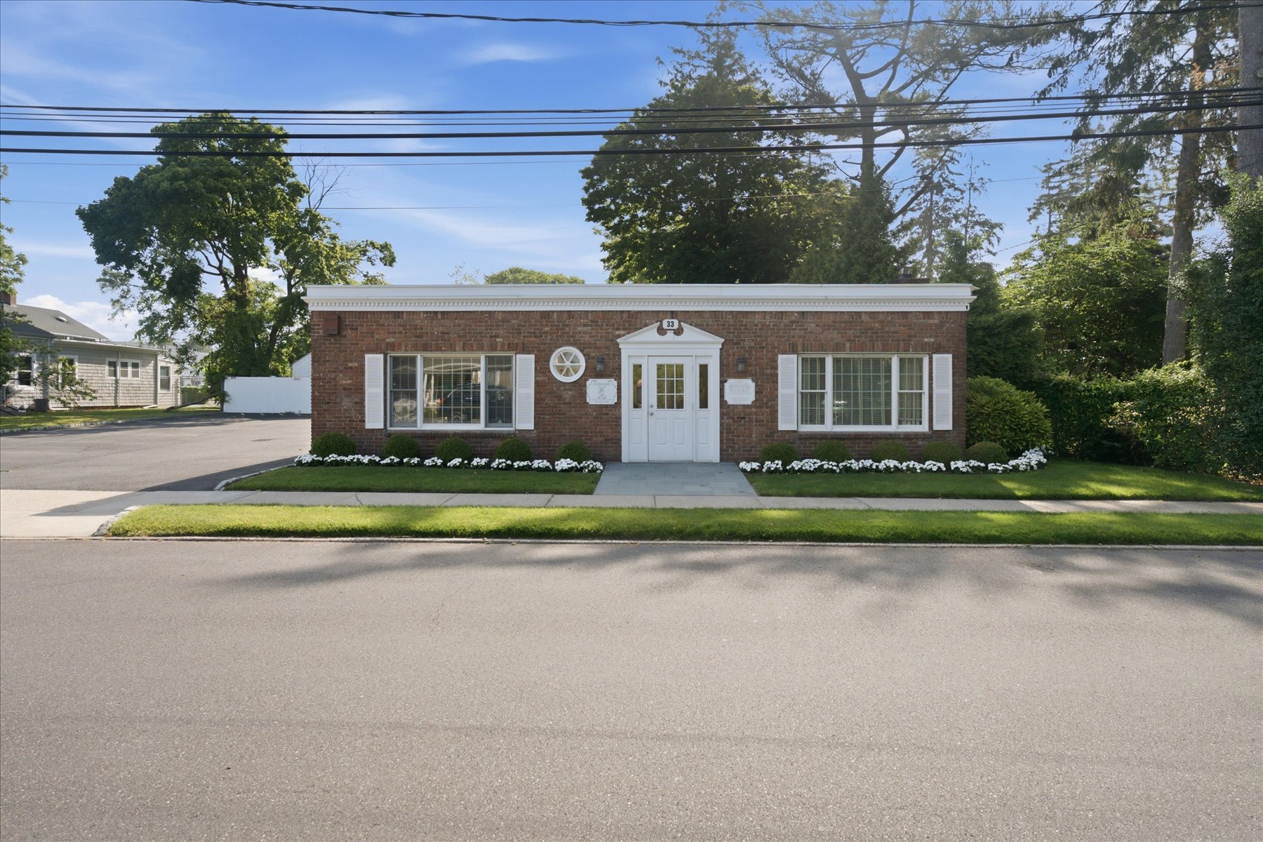 33 Candee Ave, Sayville, NY à louer Photo de l’immeuble– Image 1 sur 47