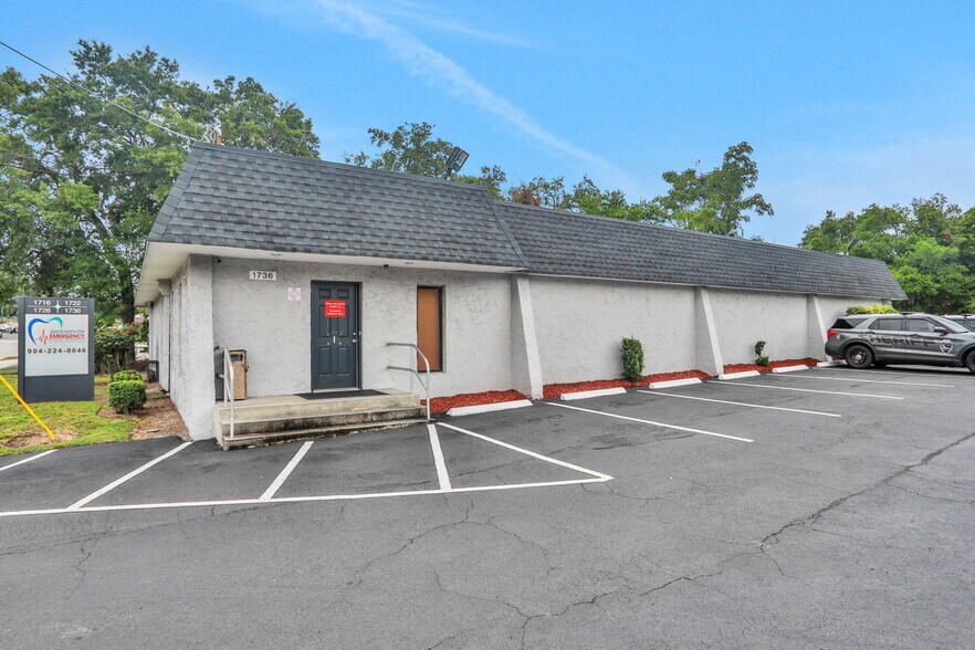 1736 University Blvd S, Jacksonville, FL à louer - Photo de l’immeuble – Image 2 sur 37