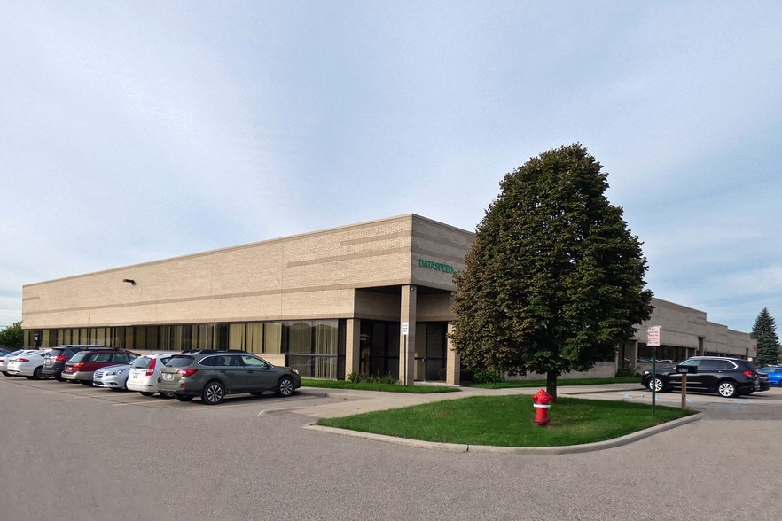1935-1955 Enterprise Dr, Rochester Hills, MI à vendre - Photo de l’immeuble – Image 3 sur 6