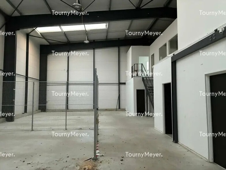 Local d'activités dans Crach à vendre - Photo de l’immeuble – Image 2 sur 7